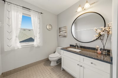 93 Hillview Rd, Aurora, ON