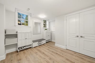 93 Hillview Rd, Aurora, ON