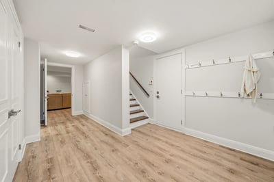 93 Hillview Rd, Aurora, ON