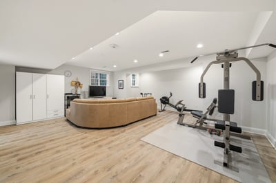 93 Hillview Rd, Aurora, ON