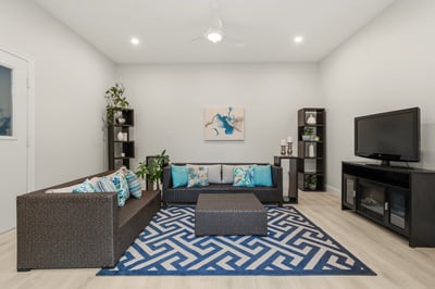 93 Hillview Rd, Aurora, ON