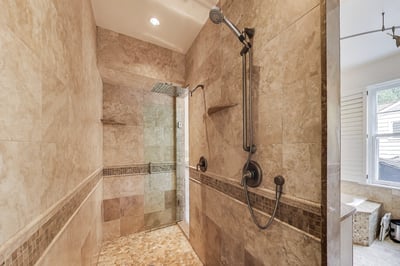 Oversized Spa-Like Shower
