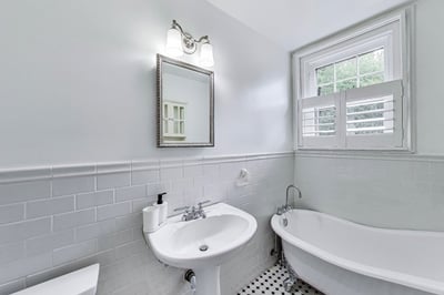 Hall Bath 4 with Clawfoot Tub