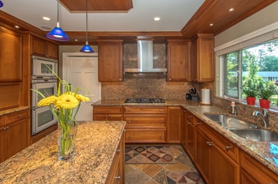 19415 Riverside Drive, Beverly Hills, MI