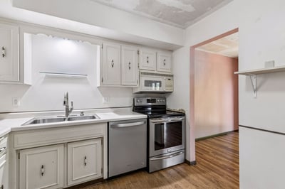 2666 Mackubin St, Roseville, MN