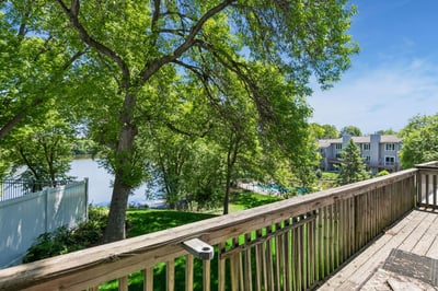 2666 Mackubin St, Roseville, MN
