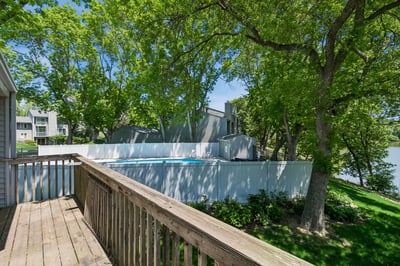 2666 Mackubin St, Roseville, MN