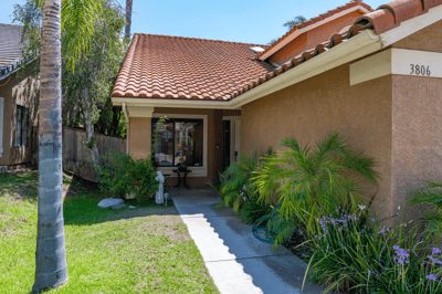 3806 Lost Springs Dr, Calabasas, CA