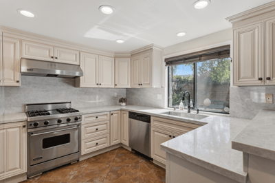 3806 Lost Springs Dr, Calabasas, CA