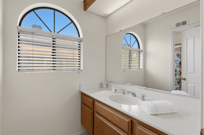 3806 Lost Springs Dr, Calabasas, CA