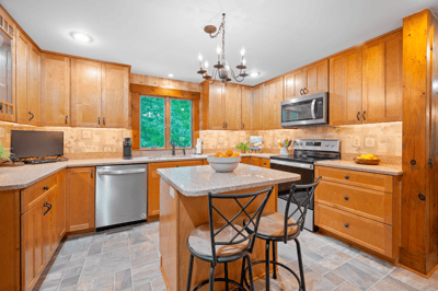 9 Checkerberry Ln, Bedford, NH