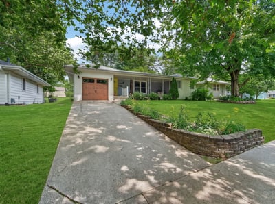 2209 Hillside Ave., West Des Moines, IA