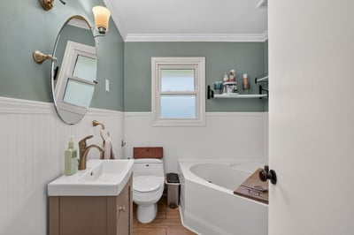 2209 Hillside Ave., West Des Moines, IA