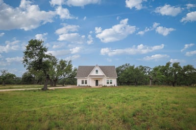 105 Colette Ln, Blanco, TX