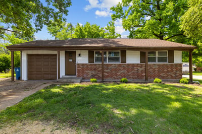 11118 Alan Shepard Dr, Maryland Heights, MO