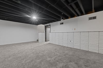 11118 Alan Shepard Dr, Maryland Heights, MO