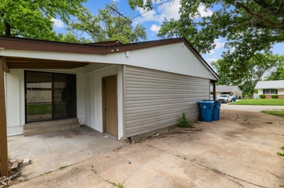 11118 Alan Shepard Dr, Maryland Heights, MO