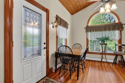 224 College Highway, Southampton, MA