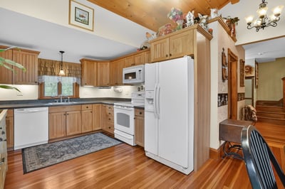 224 College Highway, Southampton, MA