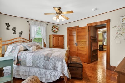 224 College Highway, Southampton, MA