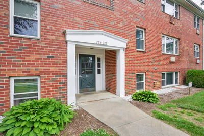 272 Regency Park Dr, Agawam, MA