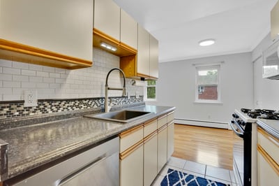 272 Regency Park Dr, Agawam, MA