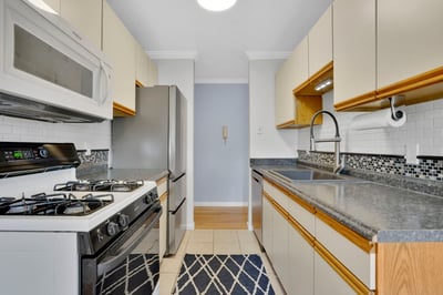 272 Regency Park Dr, Agawam, MA