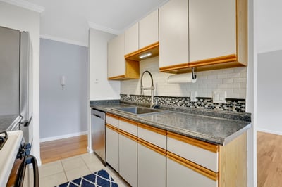 272 Regency Park Dr, Agawam, MA