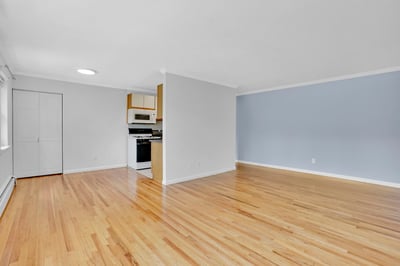 272 Regency Park Dr, Agawam, MA