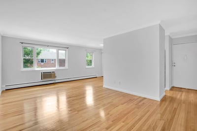 272 Regency Park Dr, Agawam, MA