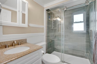 272 Regency Park Dr, Agawam, MA