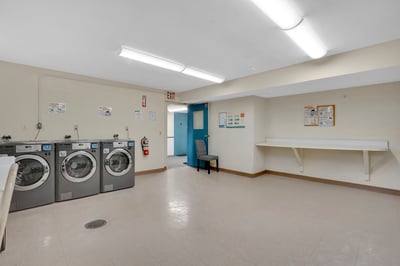 272 Regency Park Dr, Agawam, MA