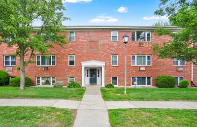 272 Regency Park Dr, Agawam, MA