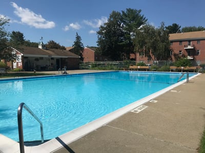 272 Regency Park Dr, Agawam, MA