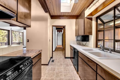 2546 SW Sherwood Drive, Portland, OR