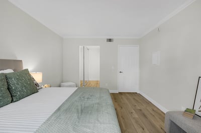 5500 owensmouth ave, 104, los angeles, CA