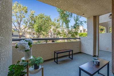5500 owensmouth ave, 104, los angeles, CA