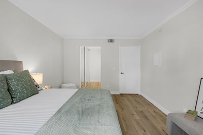 5500 owensmouth ave, 104, los angeles, CA