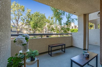 5500 owensmouth ave, 104, los angeles, CA