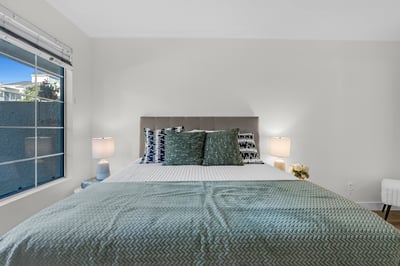 5500 owensmouth ave, 104, los angeles, CA