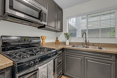 5500 owensmouth ave, 104, los angeles, CA