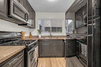 5500 owensmouth ave, 104, los angeles, CA