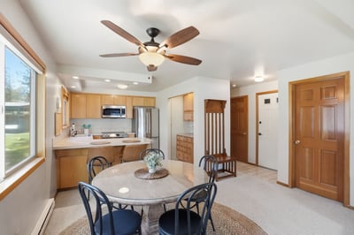 813 E Desperado Trail, Unit 102, Sisters, OR