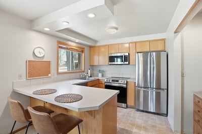 Kitchen with Breakfast Bar