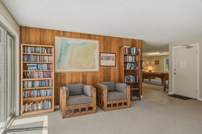 813 E Desperado Trail, Unit 102, Sisters, OR