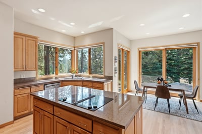 16863 Royal Coachman Drive, Sisters, OR