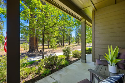 950 N HINDEMAN AVE, Sisters, OR