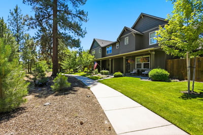 950 N HINDEMAN AVE, Sisters, OR
