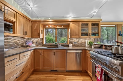 26359 SW Tamarack Lane, Camp Sherman, OR