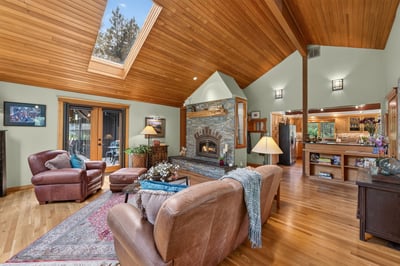 26359 SW Tamarack Lane, Camp Sherman, OR